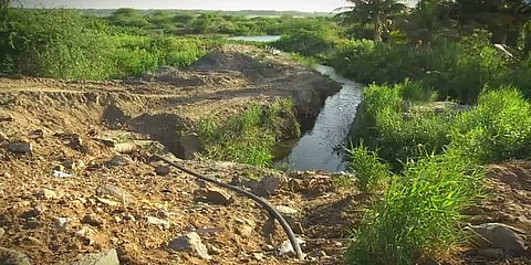 “வேலியே பயிரை மேய்ந்த கதை” - விவசாய சங்க நிர்வாகியே காவேரி ஆற்றில் தண்ணீர் திருடிய அவலம்