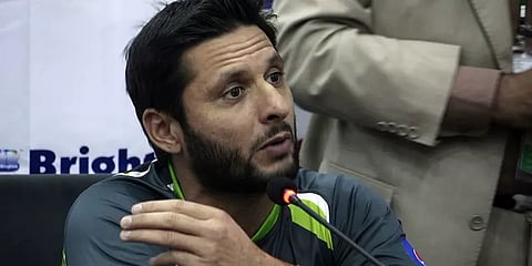 "என் குழந்தைகளை மிகவும் மிஸ் செய்கிறேன்"- ஷாகித் அப்ரிடி வேதனை !