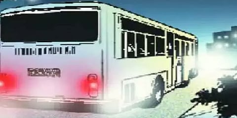 ஓடும் பேருந்தில் இளம்பெண்ணுக்கு பாலியல் வன்கொடுமை... இருவர் கைது!