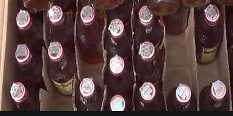 ஆட்டோவில் மதுபாட்டில்கள் மறைப்பு : போலீஸ் சோதனை சிக்கிய நபர்