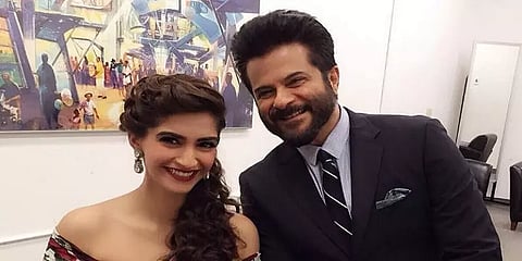 நான் யாருக்கு பிறக்க வேண்டுமென்பது என்னுடைய கர்மா - சோனம் கபூர்