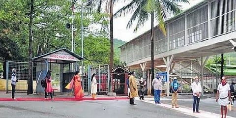 திருப்பதி: சிசிடிவி மூலம் தனிமனித இடைவெளியைக் கண்காணிக்கும் அதிகாரிகள்!!