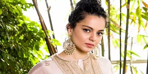 விருது நிகழ்ச்சிக்கு அணிந்து செல்ல உடை கூட இல்லை - நினைவுகளை பகிர்ந்த கங்கனா!