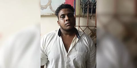 பைக்கில் கொண்டுவரப்பட்ட ‘மெத்தம்பெட்டமைன்’ : சோதனையில் பிடித்த போலீஸ்