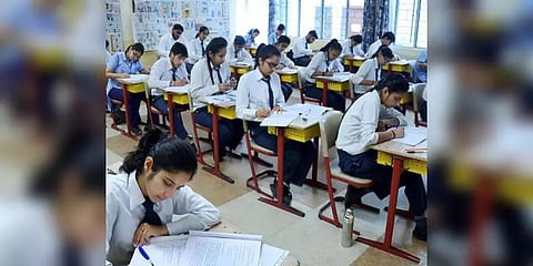 சிபிஎஸ்இ 10, 12ஆம் வகுப்பு பொதுத்தேர்வுகள் ரத்து : மத்திய அரசு தகவல்