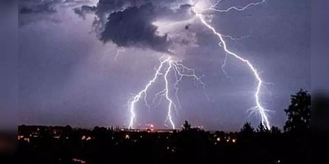 பீகாரில் இடியுடன் கூடிய மழையால் ஒரே நாளில் 83 பேர் உயிரிழப்பு