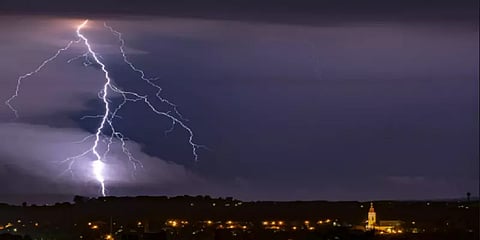 புதிய உலக சாதனை படைத்த பிரேசில் மின்னல்! - ஆத்தாடி ; 700 கிலோ மீட்டர் தூரமா?