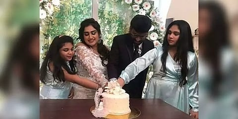 ‘என் கணவர் பீட்டரை அழைத்து விசாரிக்க வேண்டும்” - மனைவி போலீசில் புகார்