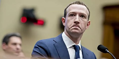 விளம்பரங்களை நிறுத்திய முன்னணி நிறுவனங்கள்: ஃபேஸ்புக்கிற்கு 54ஆயிரம் கோடி நஷ்டம்!!