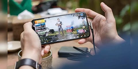 பப்ஜி கேமில் ரூ.16 லட்சத்தை செலவழித்த சிறுவன்: மெக்கானிக் கடையில் சேர்த்த தந்தை..!