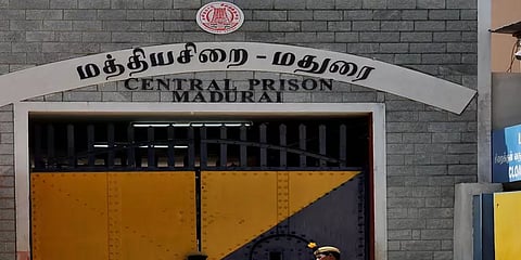 சாத்தான்குளம் தந்தை, மகன் கொலை வழக்கு: கைதான 5 காவலர்கள் மதுரை சிறைக்கு மாற்றம்