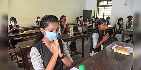 10 ஆம் வகுப்பு காலாண்டு, அரையாண்டு தேர்வு எழுதாவிட்டால் ஆப்சென்ட்..!