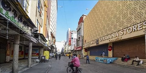 சென்னை உள்ளிட்ட பிற மாவட்டங்களில் இன்று முதல் சில தளர்வுகள்: என்னென்ன மாற்றங்கள்?