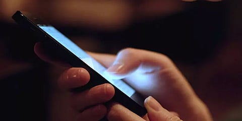 கல்லூரி மாணவியிடம் அத்துமீறிய பேச்சு : மாநகராட்சி உதவி பொறியாளர் பணியிடைநீக்கம்