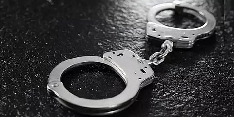 காதல் மோசடியில் கர்ப்பமான சிறுமி : காரணமான இளைஞர் போலீசில் சரண்