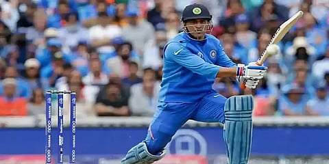 ஓய்வு பெறுவது குறித்து யோசிக்கிறாரா தோனி?: தோனியின் மேலாளர் விளக்கம்!!