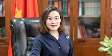 நேபாள பிரதமரைக் காப்பாற்றும் முயற்சியில் சீனா: காய் நகர்த்தும் சீன தூதர்!!