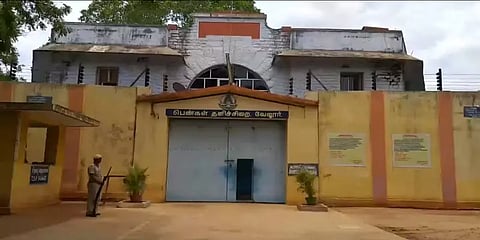 காதலனை கொலை செய்த வழக்கு : போலீஸிடம் இருந்து எஸ்கேப் ஆன கர்ப்பிணி பெண்