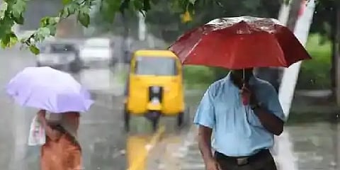 சாரல் மழையால் குளுகுளுவென மாறிய சென்னை!!