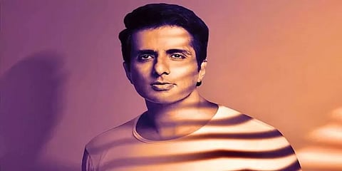 ''அவர்களை ஆதரிப்பது எனது பொறுப்பு'' - அடுத்தக் களத்தில் கால்பதித்த சோனு சூட்!!