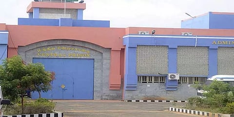 மத்திய சிறை கைதிகளுக்கு சிம்கார்டு, போதைப்பொருள் : புதுச்சேரியில் பரபரப்பு