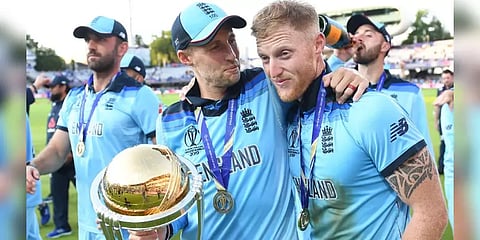 உலகக் கோப்பை சூப்பர் ஓவர் : டென்ஷனை குறைக்க ஸ்டோக்ஸ் செய்த காரியம்..!