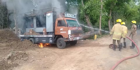 சீர்காழியில் கெயில் குழாய் பதிப்பு பணியில் தீ விபத்து !