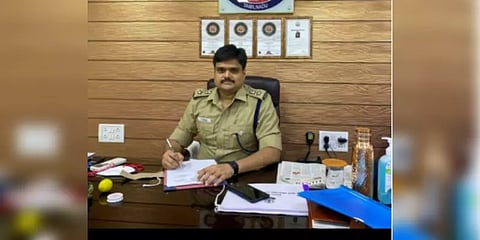 24 மணி நேரமும் புகார் அளிக்கலாம் : ‘வாட்ஸ் அப்’ எண்ணை பகிர்ந்த துணை ஆணையர்