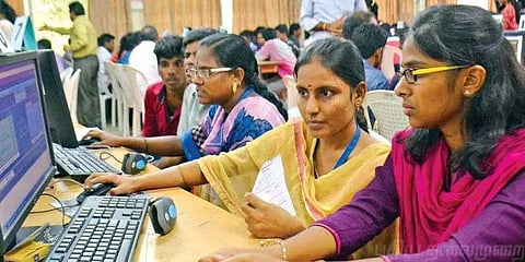 பொறியியல் படிப்பில் சேர 10 மணி நேரத்தில் எத்தனை பேர் விண்ணப்பம் தெரியுமா?