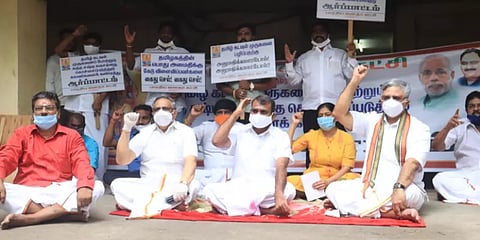 "கறுப்பர் கூட்டம் சுரேந்திரனை குண்டர் சட்டத்தில் அடைக்கனும்" - எல்.முருகன்