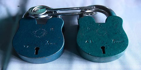 கொரோனா காலத்திலும் வலுவாக இருக்கும் திண்டுக்கல் பூட்டு தயாரிப்பு தொழில்