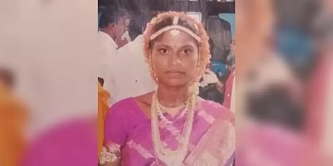 கணவர் மீது தகாத உறவு புகார்! மனைவி தற்கொலை: நிற்கதியில் நிற்கும் மூன்று குழந்தைகள்..!