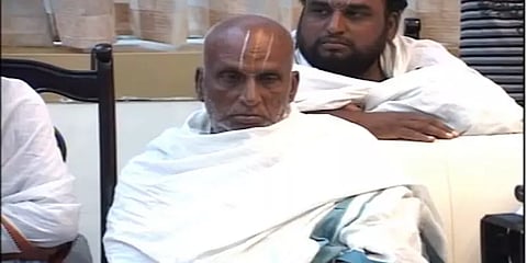 திருப்பதி ஏழுமலையான் கோயிலின் முன்னாள் தலைமை அர்ச்சகர் கொரோனாவுக்கு உயிரிழப்பு!!