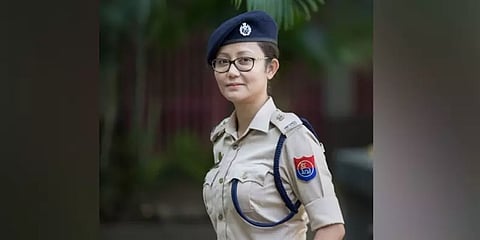 ‘கடத்தல்காரரை பிடித்தால் முதல்வர்மனைவிக்கு கோபம் வரும் என்றார்கள்’ பெண் போலீஸ் வாக்குமூலம்