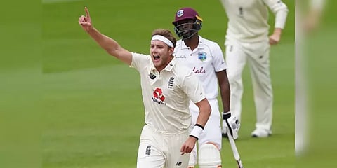 பந்துவீச்சில் மிரட்டும் இங்கிலாந்து : தாக்குப்பிடிக்குமா வெஸ்ட் இண்டீஸ் ?