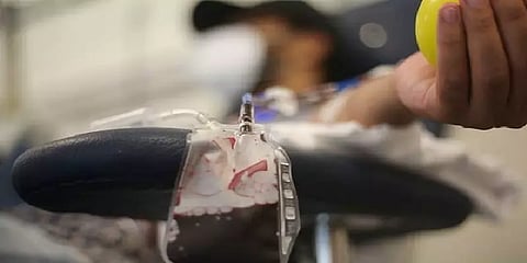 பிளாஸ்மாவுக்கு ஆள் இருக்கு.. - 200க்கும் அதிகமானவர்களை ஏமாற்றி மோசடி செய்த நபர்!