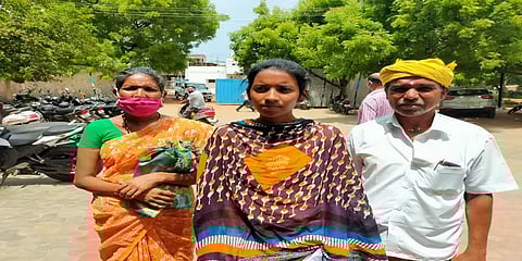 “கலெக்டராக வேண்டும்” - 12ஆம் வகுப்பில் சாதித்து உதவியை தேடும் நரிக்குறவர் இன மாணவி