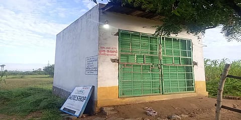 அரசு மதுபானக் கடை ஊழியர்களிடம் ஆயுதங்களை காட்டி 2 லட்சம் பணம் கொள்ளை!