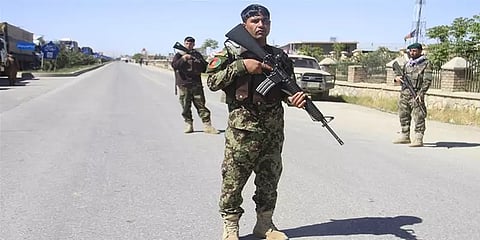 ஆப்கானில் தலிபான் தற்கொலைப் படை தாக்குதல்: எட்டு வீரர்கள் உயிரிழப்பு; பலர் படுகாயம்