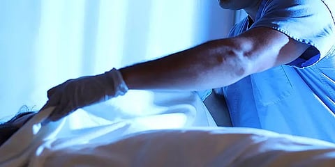 சென்னை: 6வது மாடியில் இருந்து விழுந்து சிறுவன் பலி !