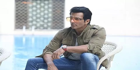 கிர்கிஸ்தானில் சிக்கித்தவிக்கும் மாணவர்கள்.. தனி விமானம் ஏற்பாடு செய்த சோனு சூட்.!