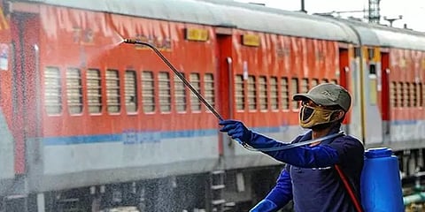 குளிர்சாதன ரயில் பெட்டிக்கு கூடுதலாக ரூ.6 லட்சம் செலவு: பாதுகாப்பை பலப்படுத்தும் ரயில்வே