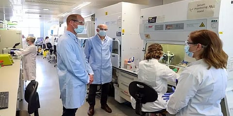 ஆக்ஸ்போர்டு கொரோனா தடுப்பு மருந்து: சோதனைக்கு தயாராகும் 5000 இந்திய தன்னார்வலர்கள்