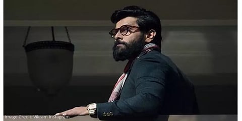 விக்ரமின் புதிய லுக்கை வெளியிட்ட "கோப்ரா" படக்குழு !