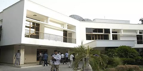 அரசுடைமையானது ஜெயலலிதா வாழ்ந்த போயஸ் இல்லம்!!