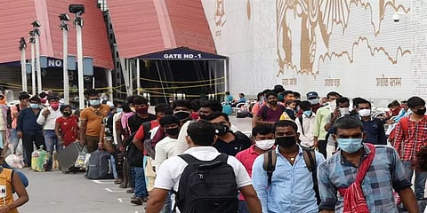 கொரோனா எதிரொலி : ஊரடங்கு காலத்தில் வருமானமின்றி தவித்த குடும்பங்கள்-ஆய்வில் தகவல்