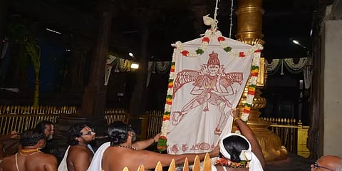 மதுரை: அழகர் கோயிலில் ஆடித்திருவிழா கொடியேற்றத்துடன் தொடக்கம்
