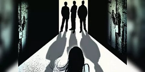 ஃபேஸ்புக் பழக்கத்தால் சிறுமி பாலியல் வன்கொடுமை : 3 பேர் போக்சோவில் கைது
