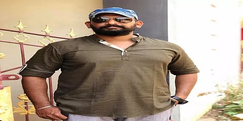 ’நிலைமை மோசமாகி முகமெல்லாம் மரத்துவிட்டது’ கொரோனாவிலிருந்து மீண்ட இளைஞரின் நம்பிக்கை கதை!