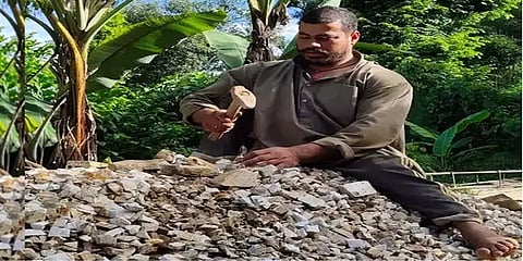 நூறுநாள் திட்டத்தில் வேலை பார்க்கும் வீல் சேர் கிரிக்கெட் அணியின் முன்னாள் கேப்டன்..!